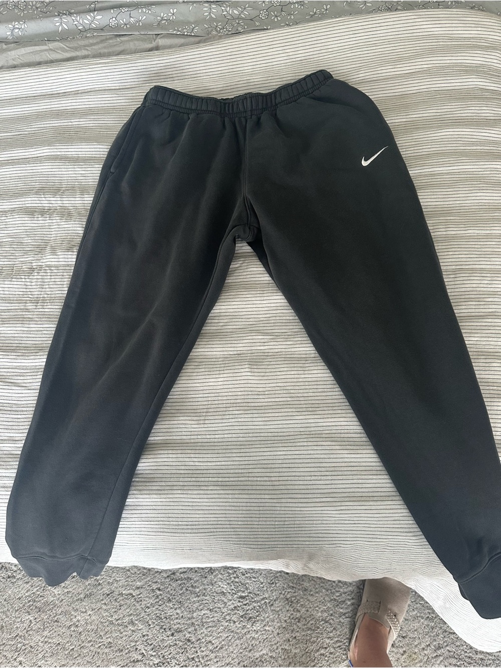 Nike Black Fleece Jogger Sweatpants with Swoosh